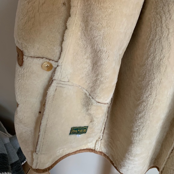 Oversized Vintage Genuine Shearling Jacket - Picture 7 of 11